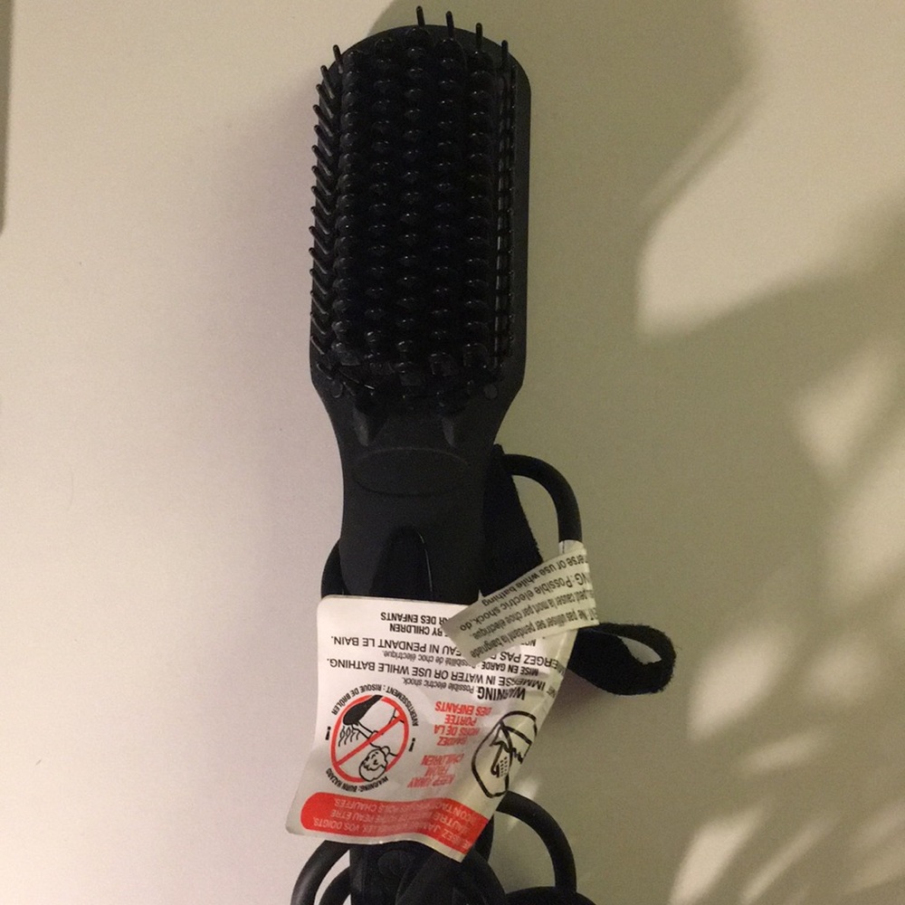 amika polished perfection straightening brush